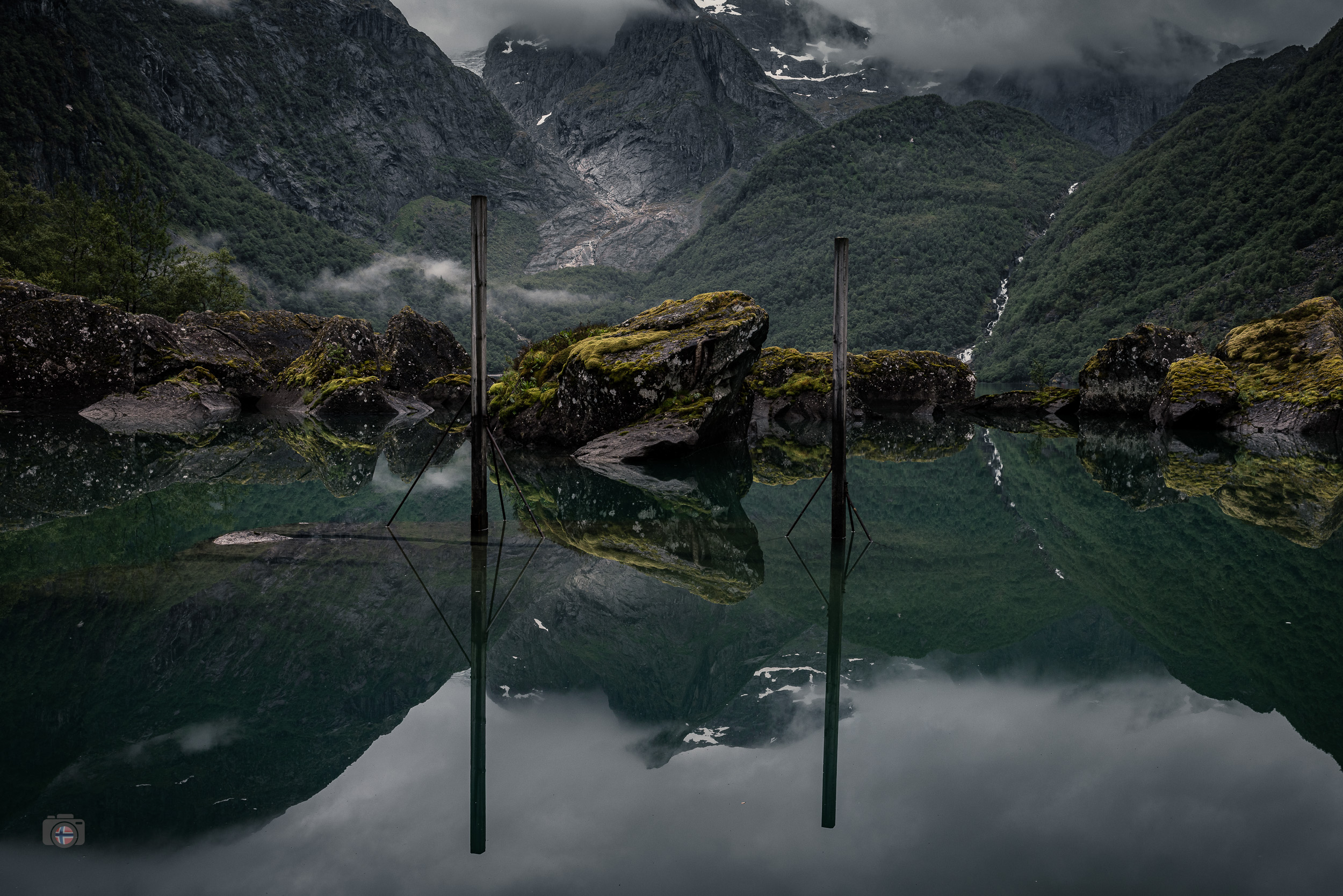 Titelbild zum Fotoprojekt Stiller Bergsee